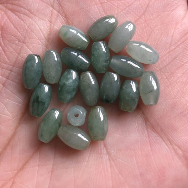 50 pcs 8 - 11 mm high quality natural oily green Burmese jadeite rice shape bead - Image 2