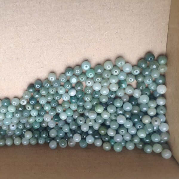 50 pcs 6 - 13 mm natural round jadeite bead oily green Burmese jade bead - Image 6