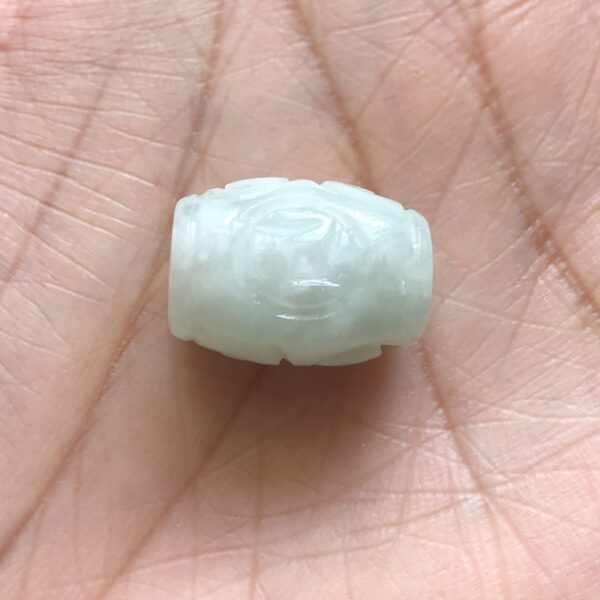 5 pcs / 10 pcs 15 mm high quality natural Burmese jadeite carving flower rice shape bead - Image 2