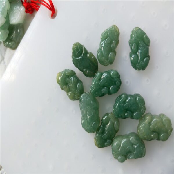 2 pcs / 5 pcs 18 mm high quality natural oily green Burmese jadeite pixiu bead - Image 5