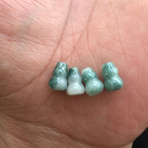 20 psc / 50 pcs 10 mm High quality natural Burmese jadeite green flower texture gourd shape bead - Image 2