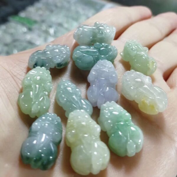 1 pcs  / 2 pcs 25 mm high quality natural Burmese jadeite Pixiu shape pendant bead - Image 5