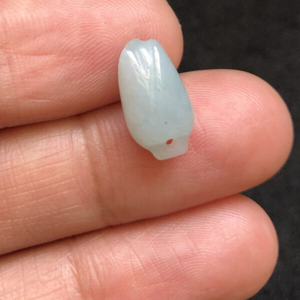 10 pcs / 20 pcs 15 mm genuine natural jadeite Magnolia flower shape pendant bead - Image 2