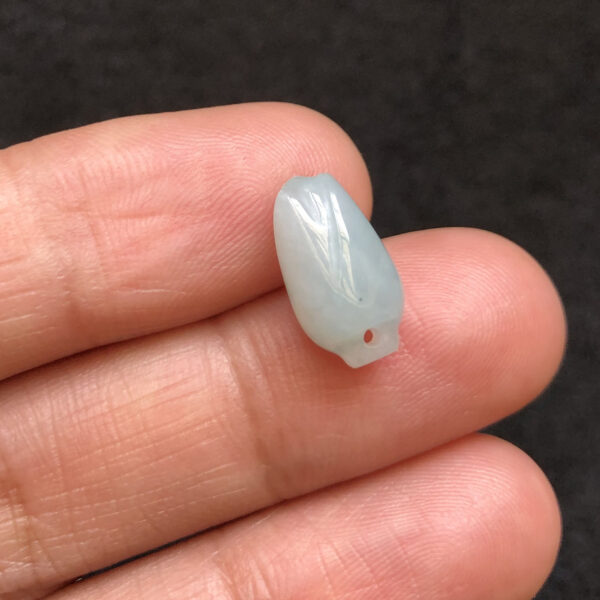 10 pcs / 20 pcs 15 mm genuine natural jadeite Magnolia flower shape pendant bead - Image 4