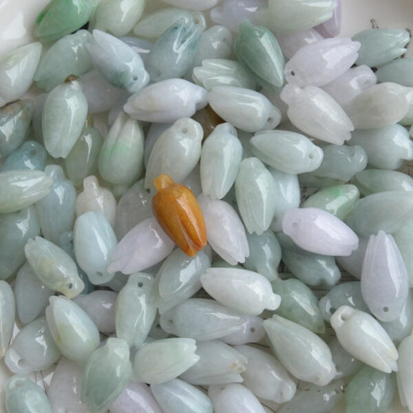 10 pcs / 20 pcs 15 mm genuine natural jadeite Magnolia flower shape pendant bead - Image 6