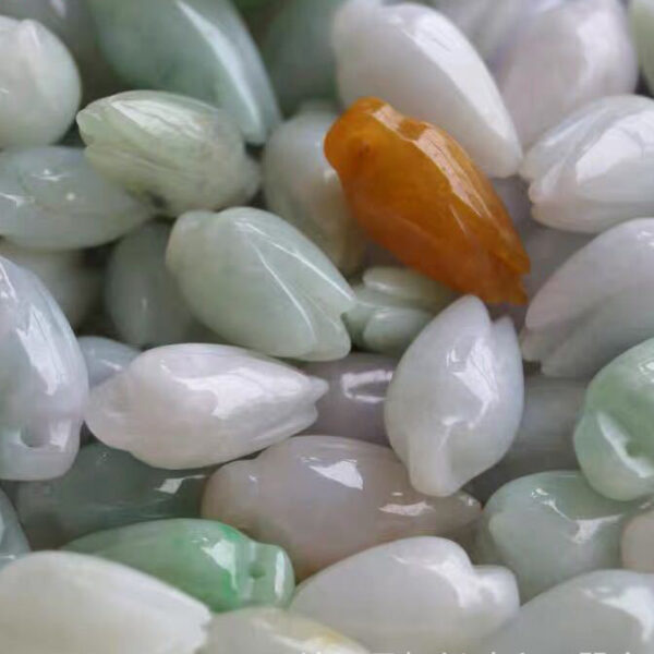 10 pcs / 20 pcs 15 mm genuine natural jadeite Magnolia flower shape pendant bead - Image 7