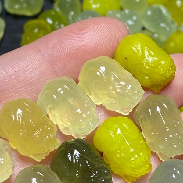 cute pixiu shape serpentine jade bead - Image 6