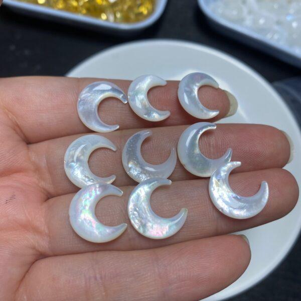 nice moon shape shell bead - Image 6