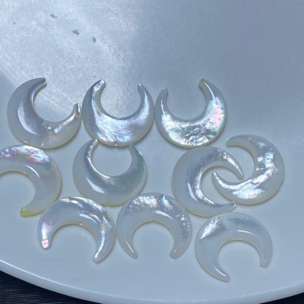nice moon shape shell bead - Image 4