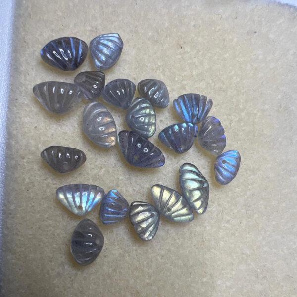 5 pcs / 10 pcs small shell shape natural moonstone charm bead - Image 2