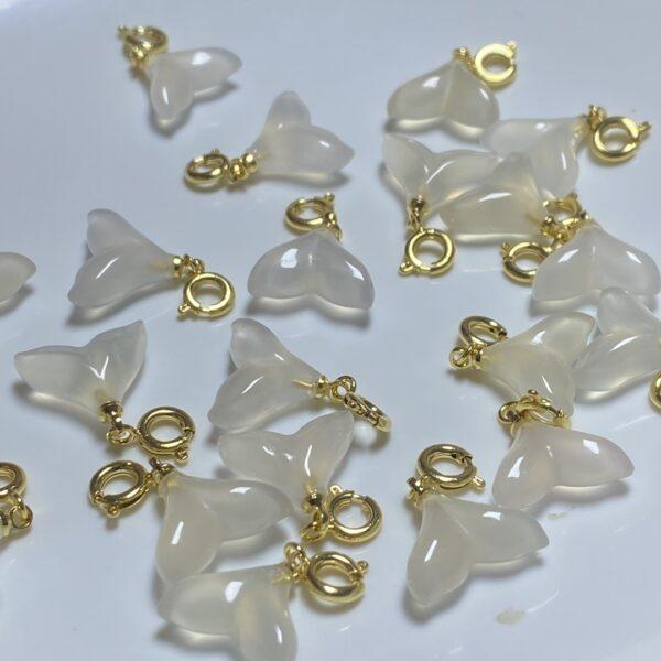 5 pcs / 10 pcs fish tail shape natural white agate charm, agate bead - Image 3