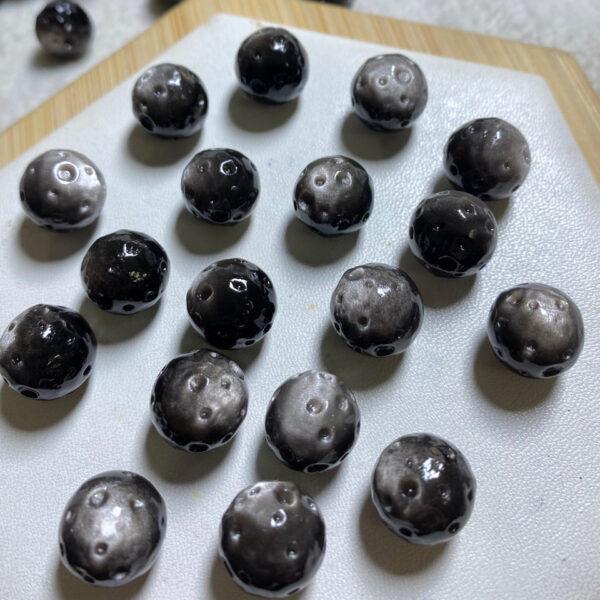 5 pcs / 10 pcs dimple pattern round shape natural silver obsidian bead - Image 4