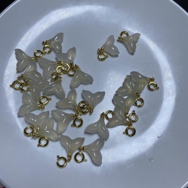 5 pcs / 10 pcs fish tail shape natural white agate charm, agate bead - Image 4