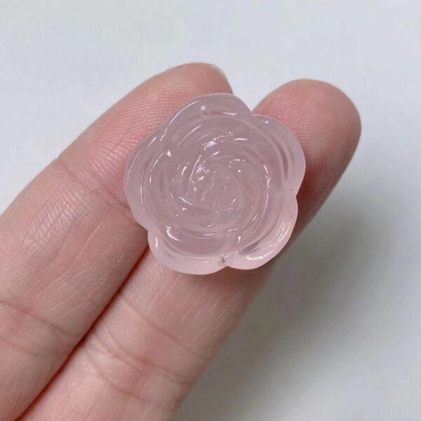 2 pcs / 5 pcs rose flower shape natural quartz bead - Image 9