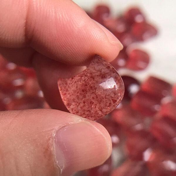 5 pcs / 10 pcs cat head shape natural strawberry quartz bead - Image 2
