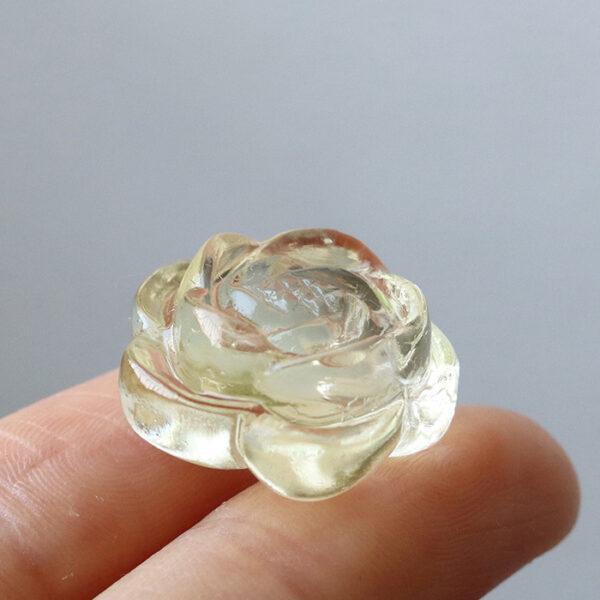 2 pcs / 5 pcs rose flower shape natural quartz bead - Image 3