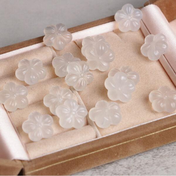 5 pcs / 10 pcs plum flower shape natural white agate bead - Image 4