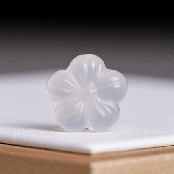 5 pcs / 10 pcs plum flower shape natural white agate bead - Image 6