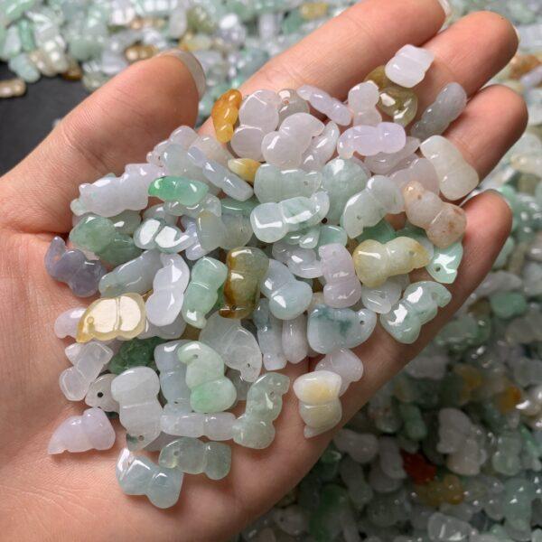 20 pcs / 50 pcs gourd shape genuine natural jadeite bead, jade bead - Image 2
